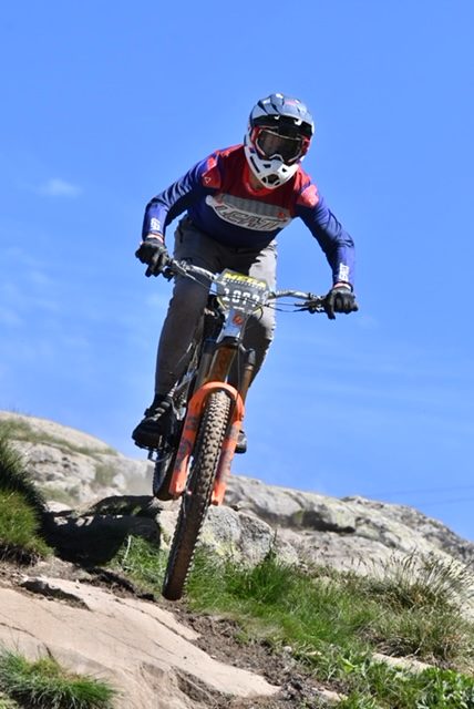 Chris Hirtzel fontainebleau bike shop megavalanche rotated