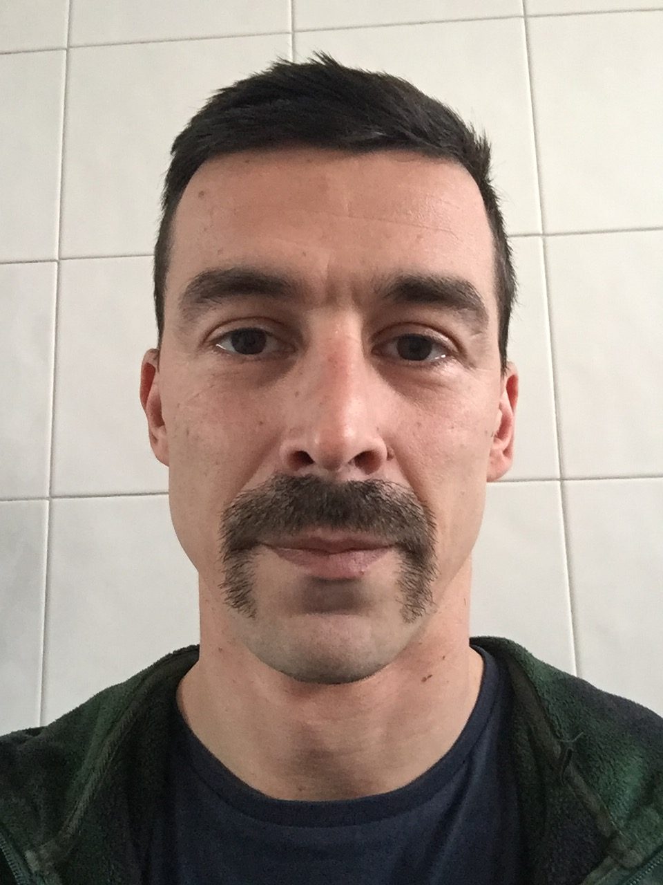 Moustache a Fontainebleau bike shop rotated