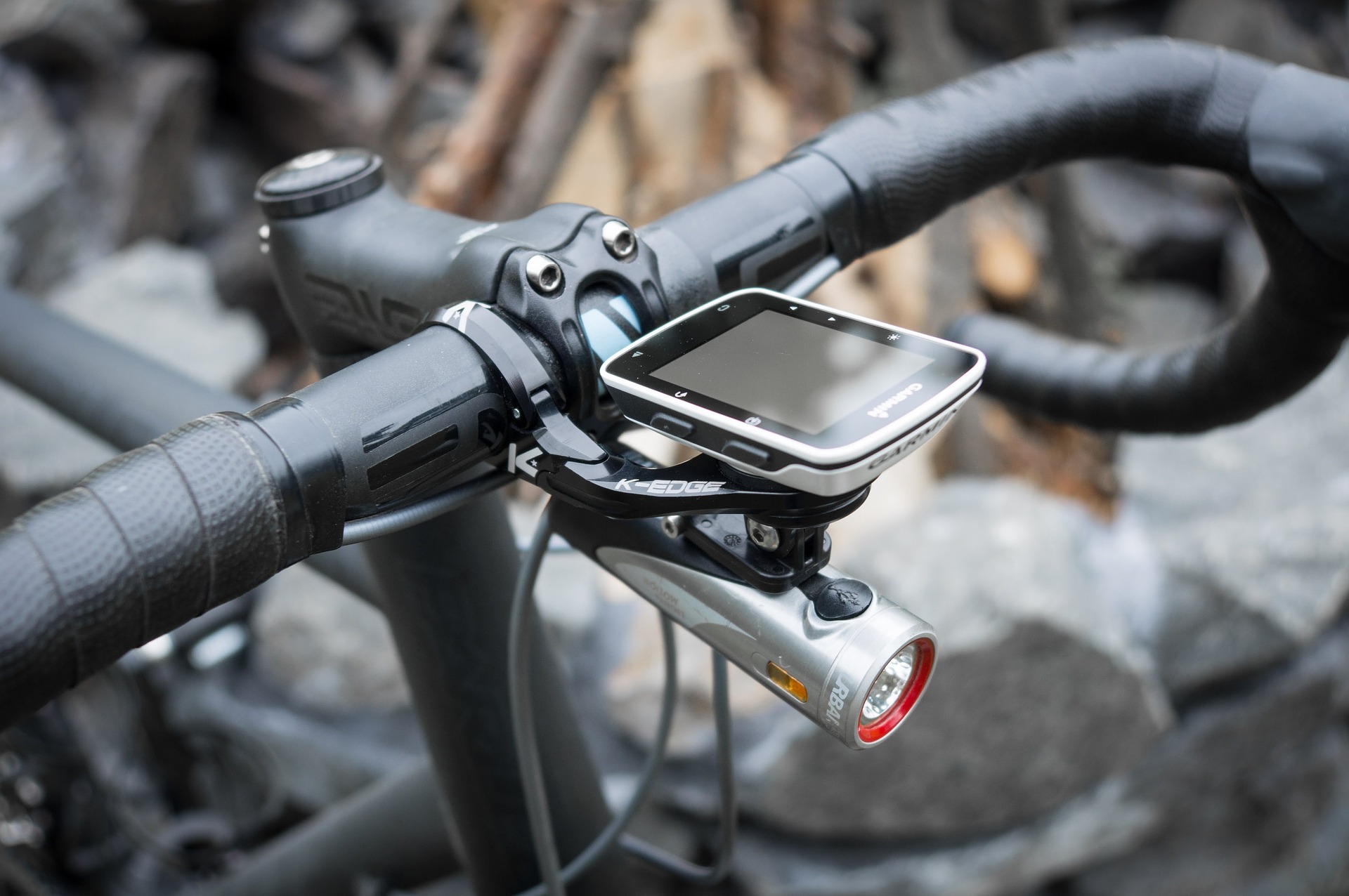 accessoires GPS et éclairage vélo Fontainebleau